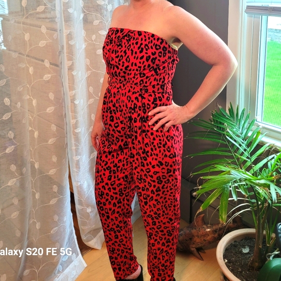 Charlotte Russe Leopard Print Pantsuit Red Black Size S Retro Punk Night Out - Picture 8 of 8